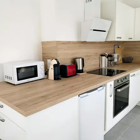 Neuf, Calme Et Ensoleille Apartment